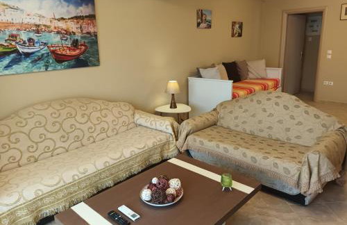 LIVIERATOS APARTMENTS - Photo 13