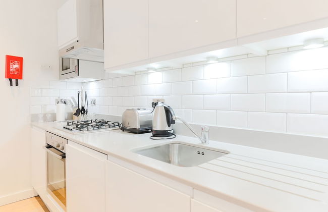 Trafalgar Square by Excel Apartments - Photo 10