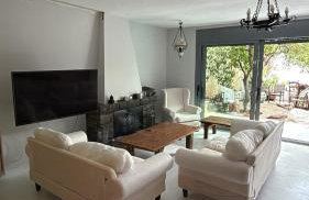 Kiveri Traditional Villa - Photo 1