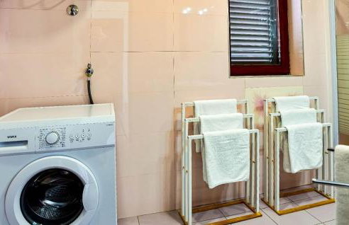Stunning Home In Smokovic - Photo 31