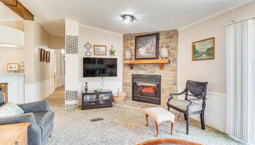 4 Mi to Norfork Lake Country Stay with Farm Views! - Foto 5