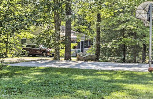 The Den Raymond Home with 200 Feet of Sandy Beach! - Foto 24