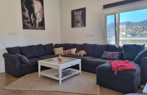 großes Haus mit Garten und Blick auf die kanarische Hügellandschaft - Foto 3