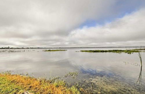 Pet-Friendly Gem with Yard and Pool Access in Sebring - Foto 23