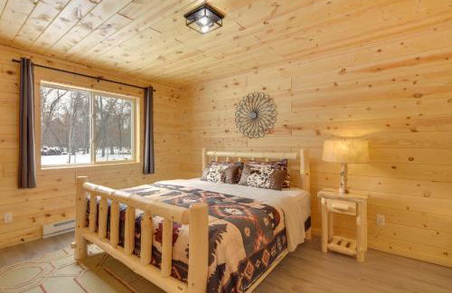 Fish, Swim, Play Voyagers Family Cabin with Yard - Foto 11