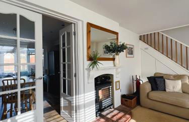 Bright & Cosy - Jacuzzi - Log Burner - King Beds - Foto 26