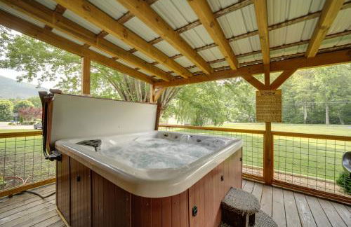 Campbell Retreat in Maggie Valley with Deck! - Foto 31