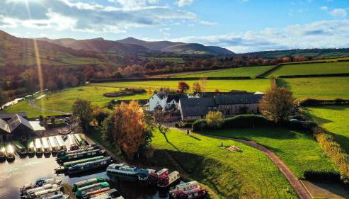 Dragonfly Cottage, Canal location - Photo 2