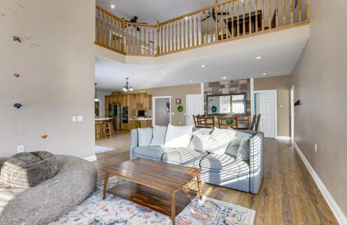 Family Home on 9 Acres! Climbing Wall and Gym - Foto 8