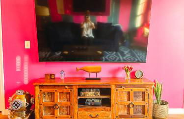 Dolly's Yacht Club - Cozy Retreat Near Broadway - Foto 14