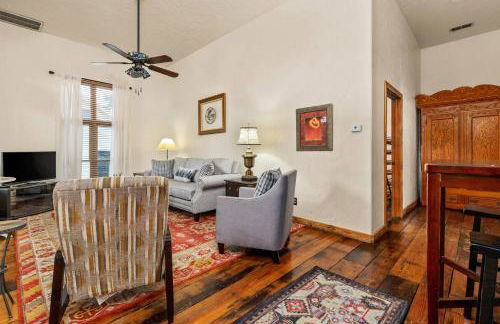 #24 at Gruene Silo Inn - Foto 12