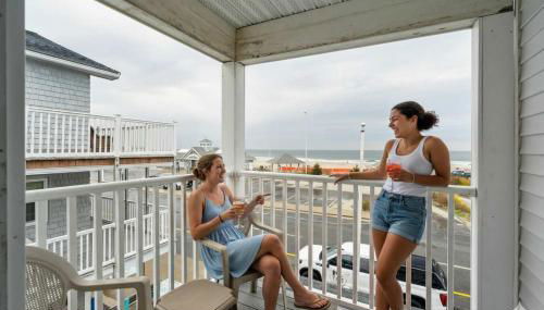 Newly Renovated Private Balcony Steps to Beach - Foto 2