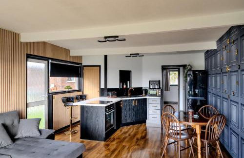 Romantic Seaside Chalet Retreat Solent Breezes - Foto 31