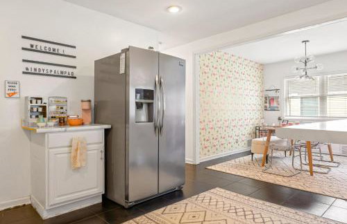 Indy Palm Pad with Patio & Tiki Bar-Mid-Century Charmer-Family Friendly - Photo 15