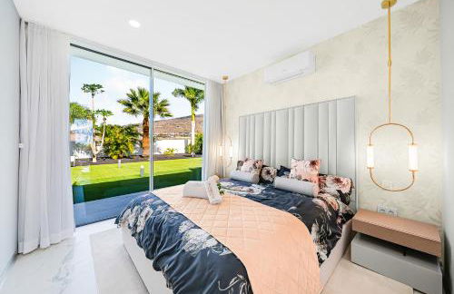 Luxury Villa with Heated Pool & Jacuzzi Near Costa Adeje Golf - Photo 51