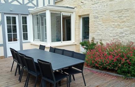Embruns maison spacieuse rénovée 5 ch 3 sdb 2 WC belle terrasse aménagée barbecue à 250 m de la plage en plein centre d' Arromanches au coeur des plages du débarquement, proximité de Bayeux - Foto 4