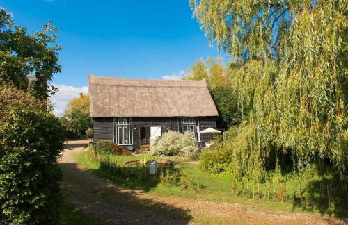 Deepwell Granary is a lovely thatched barn with attached meadow woodland - Foto 1
