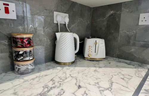 2 Bed Preston City Centre Flat - Sleeps 4 with parking - Photo 4