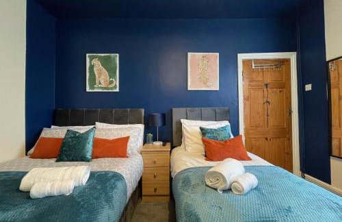 Kimberworth 4 Bedrooms House 8 Beds Close to M1 Suitable For Longer Stay - Foto 2