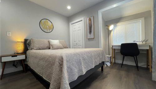 Airy Modern 2BR/2BA - Parking + Laundry + Sleep 6 - Foto 2