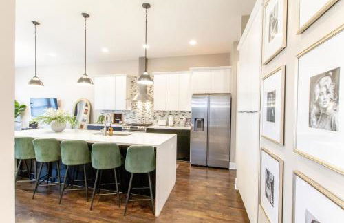 The Ultimate Double Rooftop Deck with Skyline Views - Foto 6