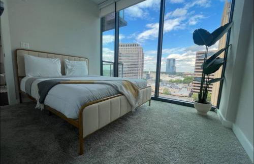 Buckhead High-Rise Retreat with Pool & Balcony - Foto 15