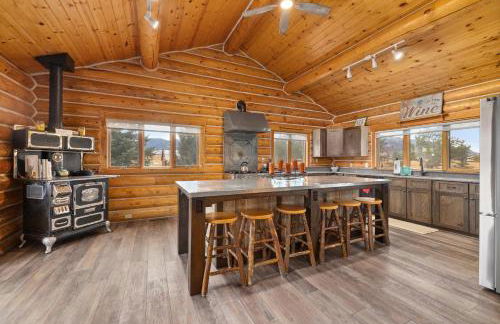 Spruce Lodge - Photo 2