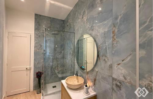 Élégant appartement haussmannien en hypercentre - Foto 3