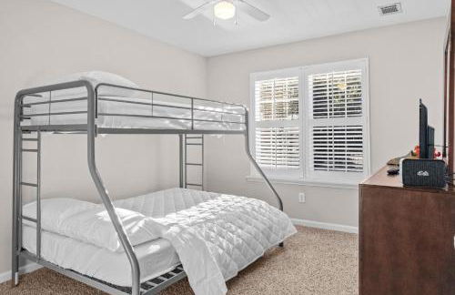 New to Vrbo Jefferson Poolside Escape w pool - Foto 15