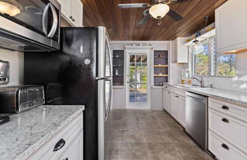 1mi to Beach Jungle Bungalow 1 acre with Pool - Foto 31