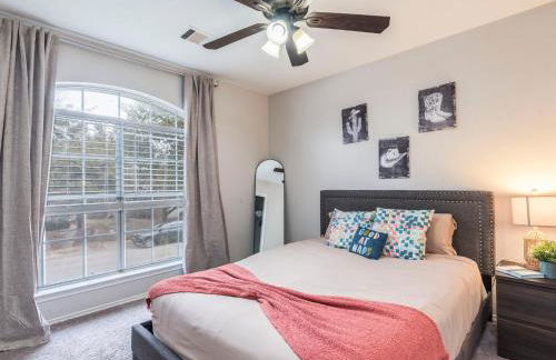 North ATX Paradise Oasis pool w Hot Tub 4BR 2 half BA - Foto 7