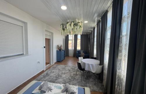 Nadya Holiday Home - Photo 9