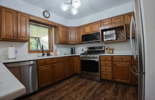 Whispering Woods Estate - Relax, Recharge, Connect - 12 wooded acres, 3 Bedrooms, 3 Baths, sleeps 10 - Foto 48