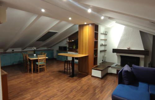 Loft Mansardato - Photo 1