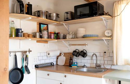 Cozy Tiny House with Incredible Views for a Peaceful Escape in Nature in Cane Beds, Arizona - Foto 3