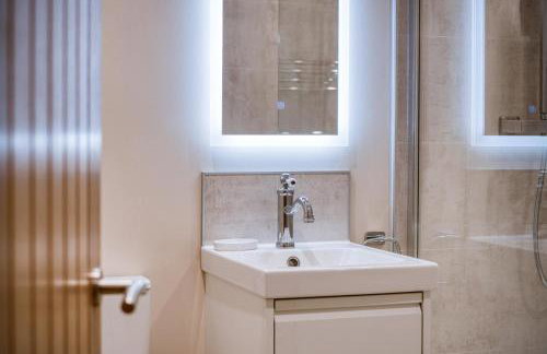 Waterfront 1 - 1 Bedroom Apartment - Wisemans Bridge - Foto 82