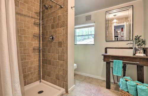 Lakefront Sparta Home Fire Pit, Dock and Kayak - Foto 17