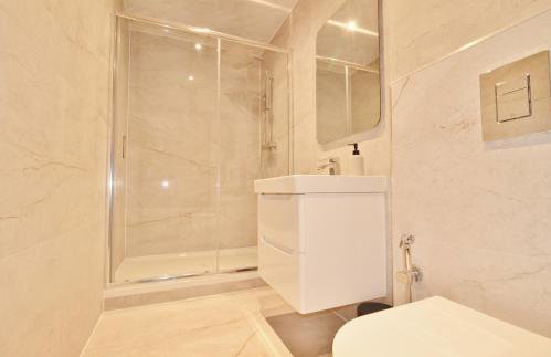 Fantastic 2 Bed Penthouse With Free Parking in Acton - Foto 17