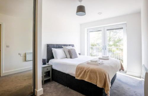 Spacious modern apartment near Bicester Village - Photo 5