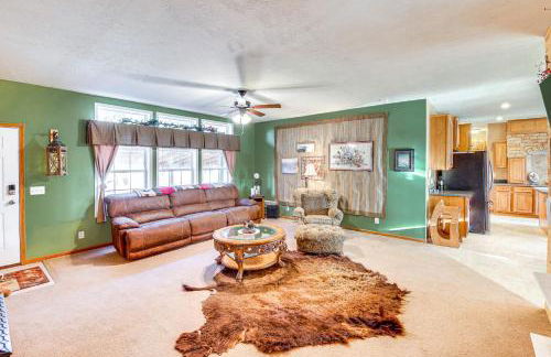 5 Mi to Town Mtn-View Gem with Deck in Hot Springs - Foto 4