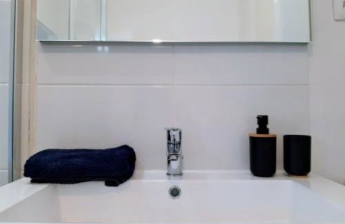 Appartement tout équipé - face à la gare - Wifi rapide - Idéal pro & courts séjours - Foto 15