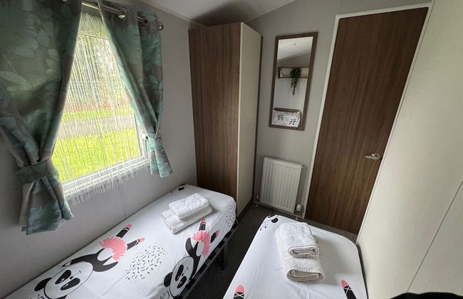 Haggerston Castle - Caravan - Sleeps 6 - Parking - Foto 6