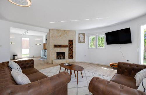 Villa única con piscina, perfecta para familias - Foto 32