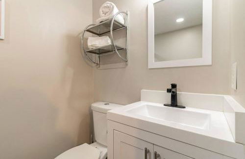 Freshly Renovated - Minutes from Downtown & BNA - Foto 13