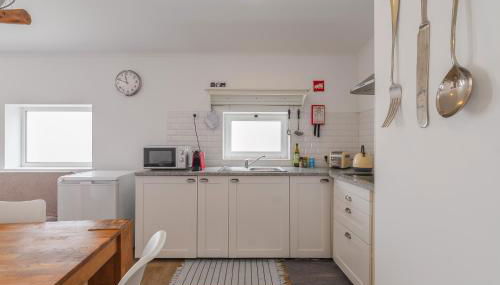 Between Mountain And Sea - Foto 5