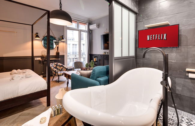 The Royal Elysée Suite - Photo 18