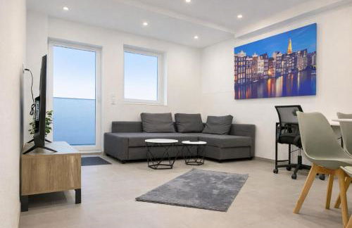 STN Apartment Suite - Ferienwohnung mit 2 Schlafzimmer & Parkplatz, Highspeed WLAN, Fußbodenheizung & Netflix Premium, Zentral zu Audi & Schwarz Gruppe - Foto 10