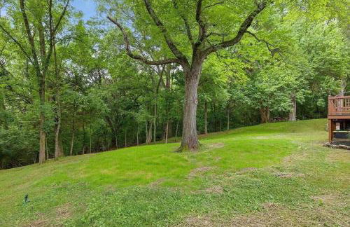 Hillside Hot Tub Hideaway! King Bed / Fire Pit - Foto 47