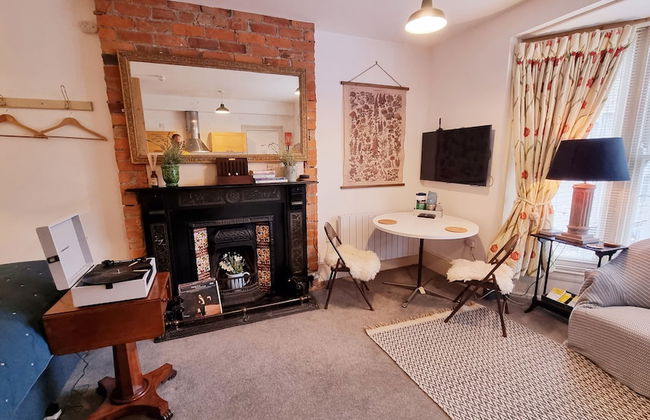 Stylish Town Centre Apartments - Photo 21