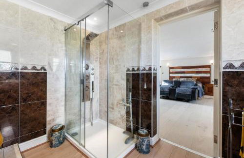 Home with Natural Mineral Spring Water near Stamford - Foto 48